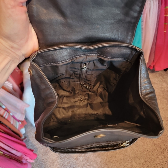 DKNY ♡ Sweet Vintage Genuine SOFT Black Leather Swivel Convertable Backpack Bag - Picture 6 of 17